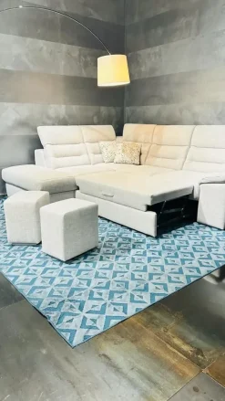 Divano Phil tessuto in poliuretano Gamma a prezzo Outlet