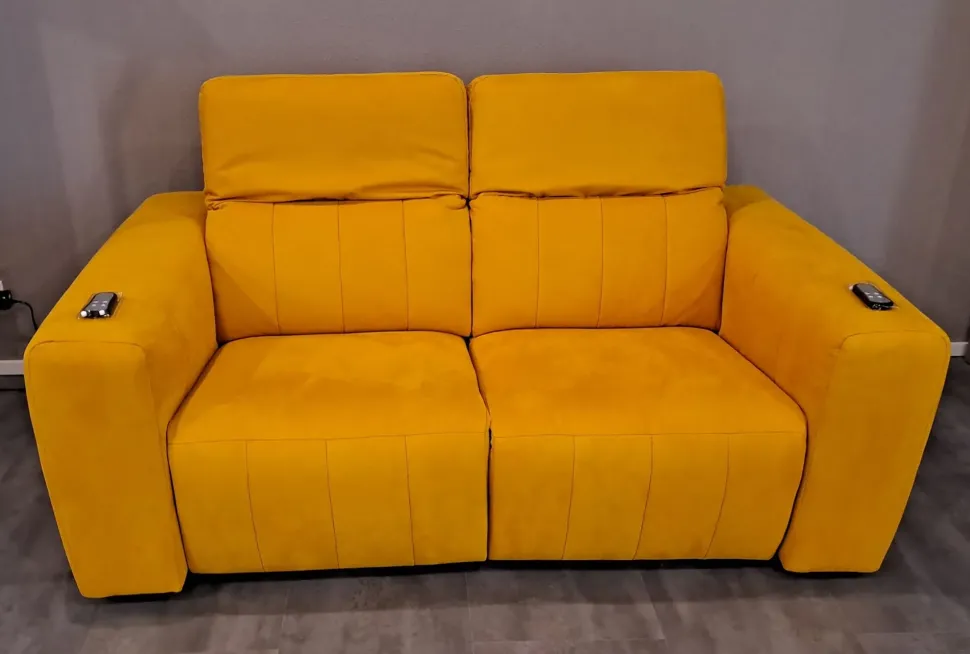 Divano relax Felis in Offerta Outlet. Tessuto misto piuma. Acquista ora!