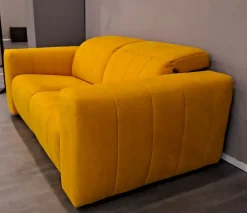 Divano relax Felis in Offerta Outlet. Tessuto misto piuma. Acquista ora!