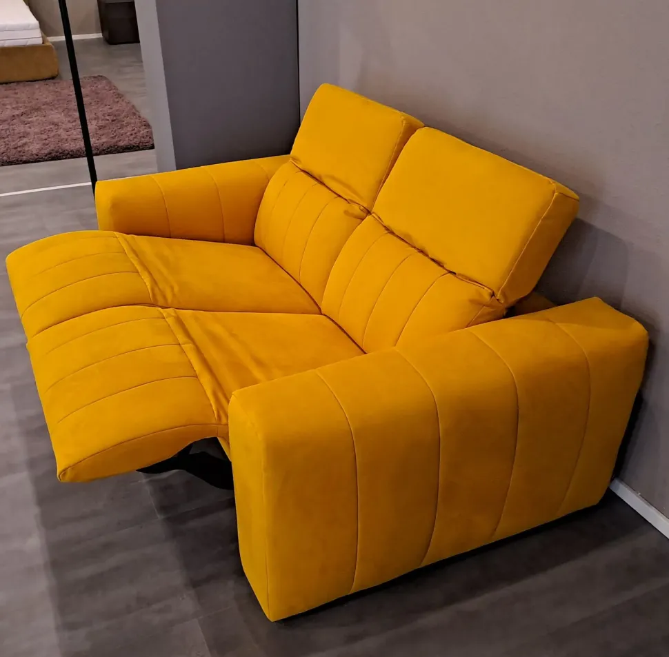 Divano relax Felis in Offerta Outlet. Tessuto misto piuma. Acquista ora!