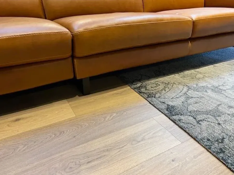 Divano Romeo di Calia in stile design in Offerta Outlet