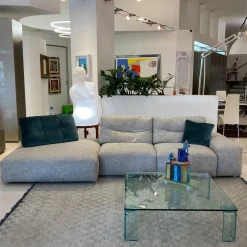 Divano Saba in Offerta Outlet con penisola in poliuretano.