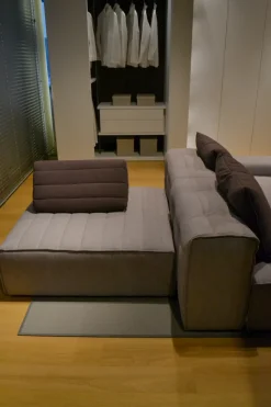 Divano Samet  di Gervasoni in stile design a prezzo scontato
