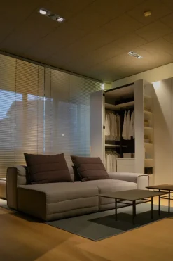 Divano Samet  di Gervasoni in stile design a prezzo scontato