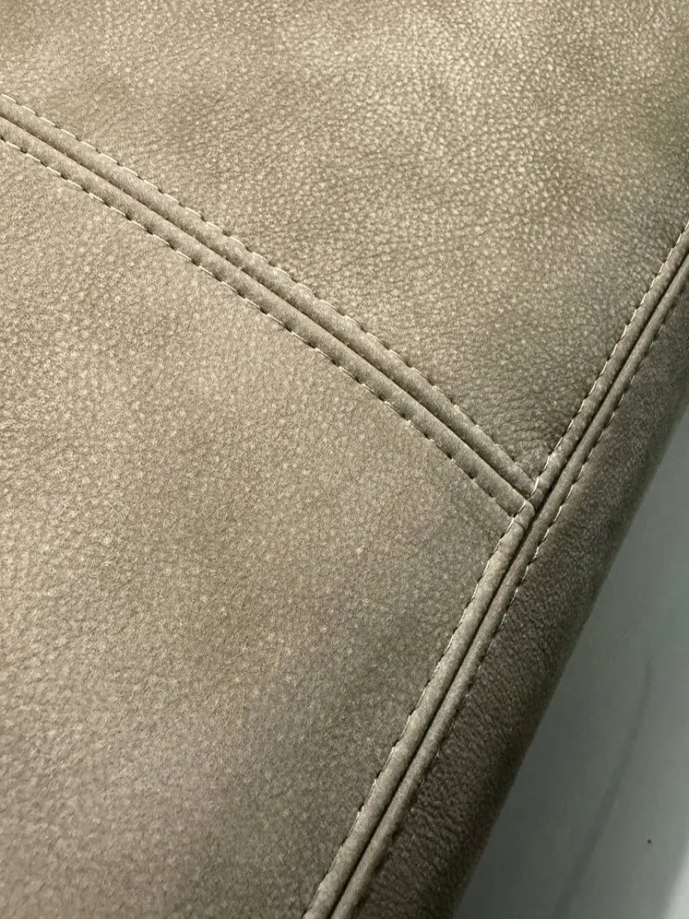 Divano Sheridan tessuto in poliuretano Desirèe in Offerta Outlet