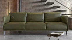 Divano Stuart Doimo Salotti: prezzo su richiesta. Lunghezza: 2,5 m.