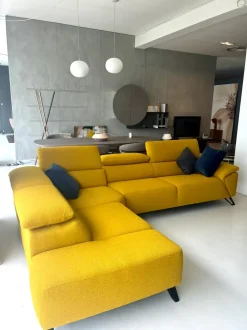 Divano Tesla in Tessuto Nicoletti home a prezzo ribassato