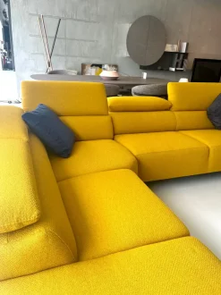 Divano Tesla in Tessuto Nicoletti home a prezzo ribassato