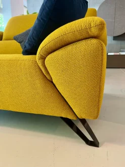 Divano Tesla in Tessuto Nicoletti home a prezzo ribassato