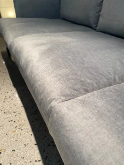 Divano tessuto in misto piuma Md work a prezzo Outlet