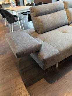 Divano Toby wing di Calia in stile design a prezzo scontato