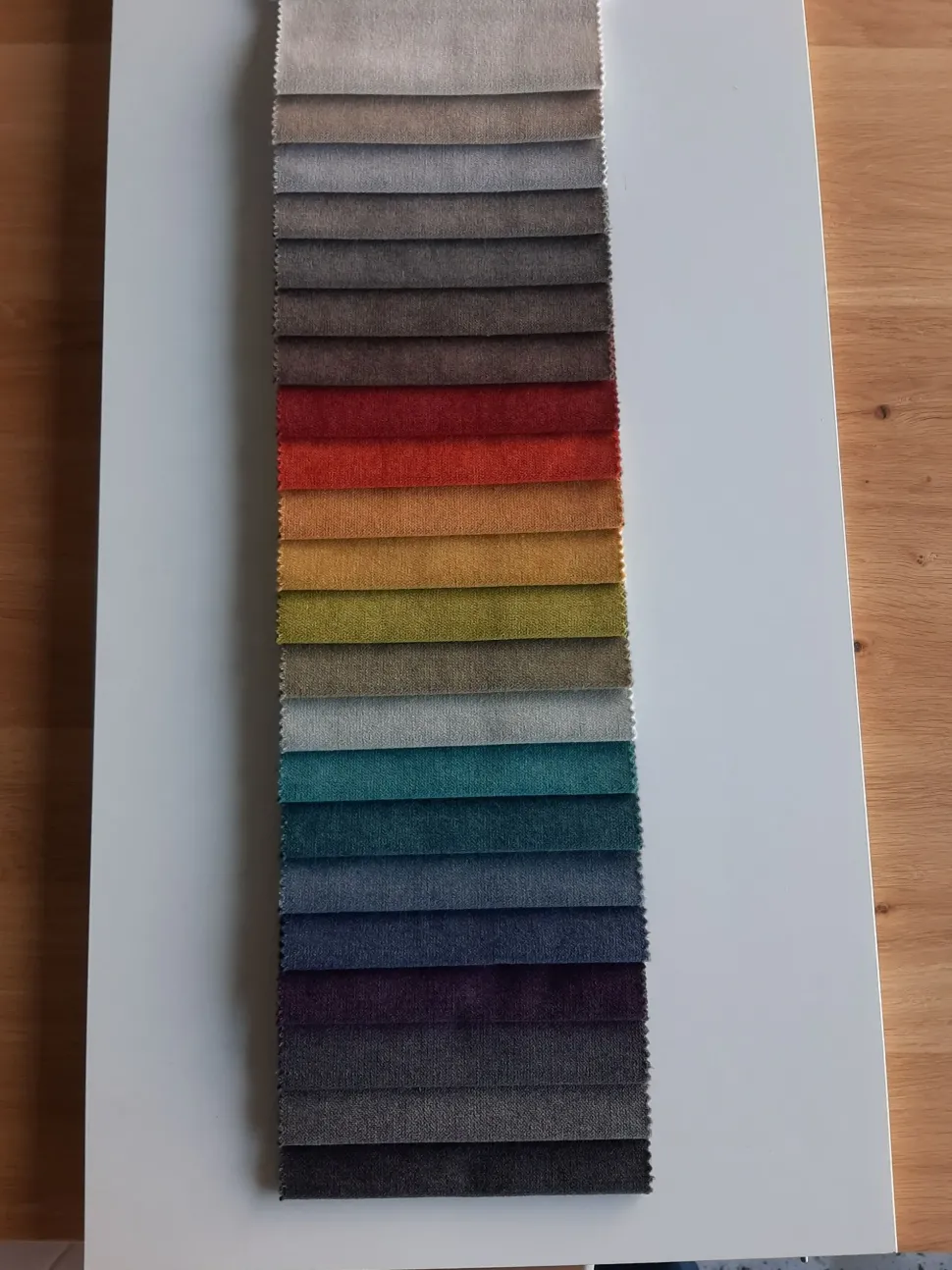 Divano Tosca in Tessuto Vis comoda a prezzo ribassato