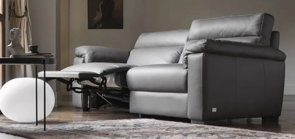 Divano William pelle in poliuretano Doimo salotti a prezzo scontato