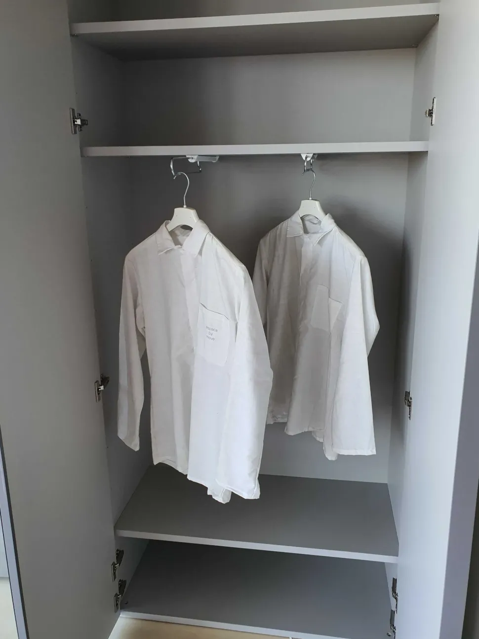 Ingresso moderno modello Profilo di Adok a PREZZI OUTLET