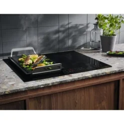 Innovativo piano cottura Eil63443 di Electrolux con forte sconto
