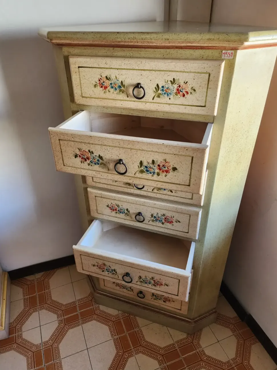 Inviaci la tua richiesta compilando il modulo e scopri il prezzo del mobile M551 cassettiera