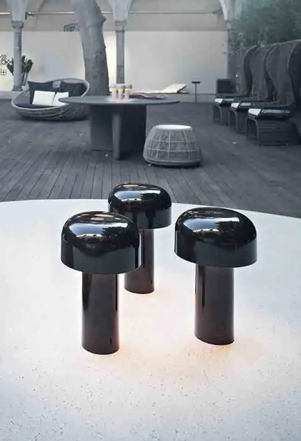 Lampada da tavolo Bellhop Flos a prezzo Outlet