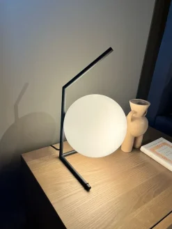 Lampada da tavolo Flos Ic tavolo Nero a prezzi outlet