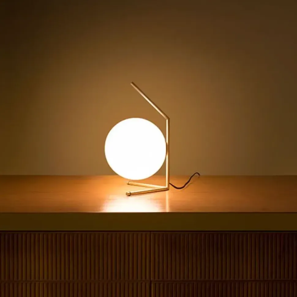 Lampada da tavolo Ic lights table 1 low Flos a prezzo scontato