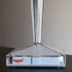 Lampada da tavolo Kartell Buttery Trasparente con forte sconto