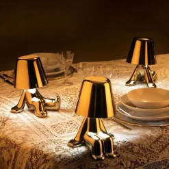 Lampada da tavolo Lampada fratelli d’oro bob Qeeboo a prezzo Outlet