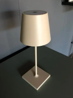 Lampada da tavolo Poldina mini pro Zafferano a prezzo scontato