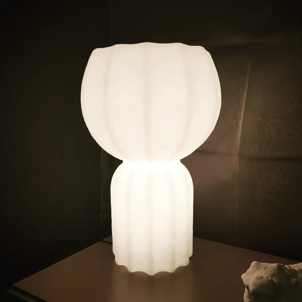 Lampada da tavolo Pupa Slide a prezzo scontato