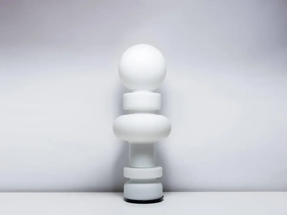 Lampada da tavolo Re Fontana Arte in Offerta Outlet. Progettata da interni.