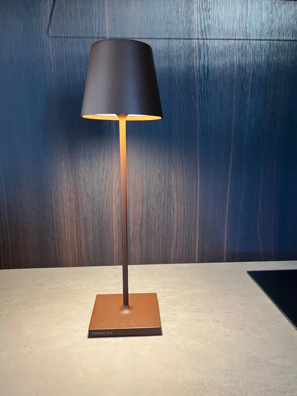 Lampada da tavolo stile Design Poldina pro Zafferano a prezzi outlet