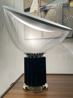 Lampada da tavolo stile Design Lampada taccia pmma flos Flos in saldo