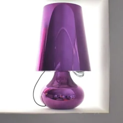 Lampada da tavolo stile Moderno Cindy  Kartell con forte sconto