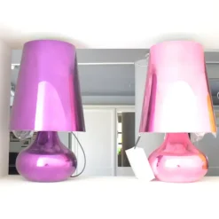 Lampada da tavolo stile Moderno Cindy Kartell con forte sconto