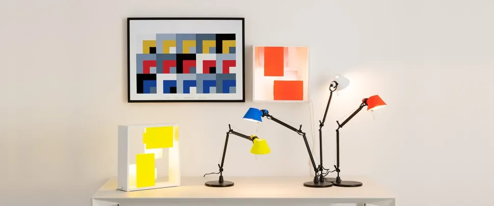 Lampada da tavolo Tolomeo micro bicolor Artemide con un ribasso esclusivo