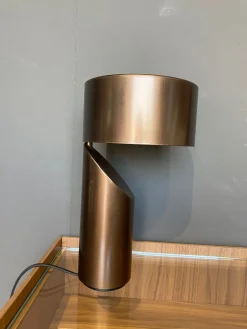 Lampada da tavolo Vico Natuzzi a prezzo Outlet