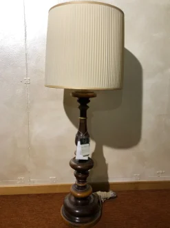 Lampada da terra Chelini Romeo Ambra a prezzi vantaggiosi!