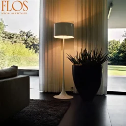 Lampada da terra Flos Spun Light Floor a prezzo Outlet. Massimo stile, massimo risparmio.