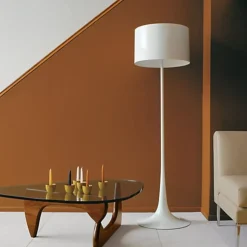 Lampada da terra Flos Spun Light Floor a prezzo Outlet. Massimo stile, massimo risparmio.