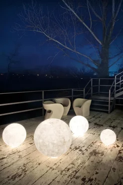 Lampada da terra in altro Moon Collezione esclusiva a prezzo scontato