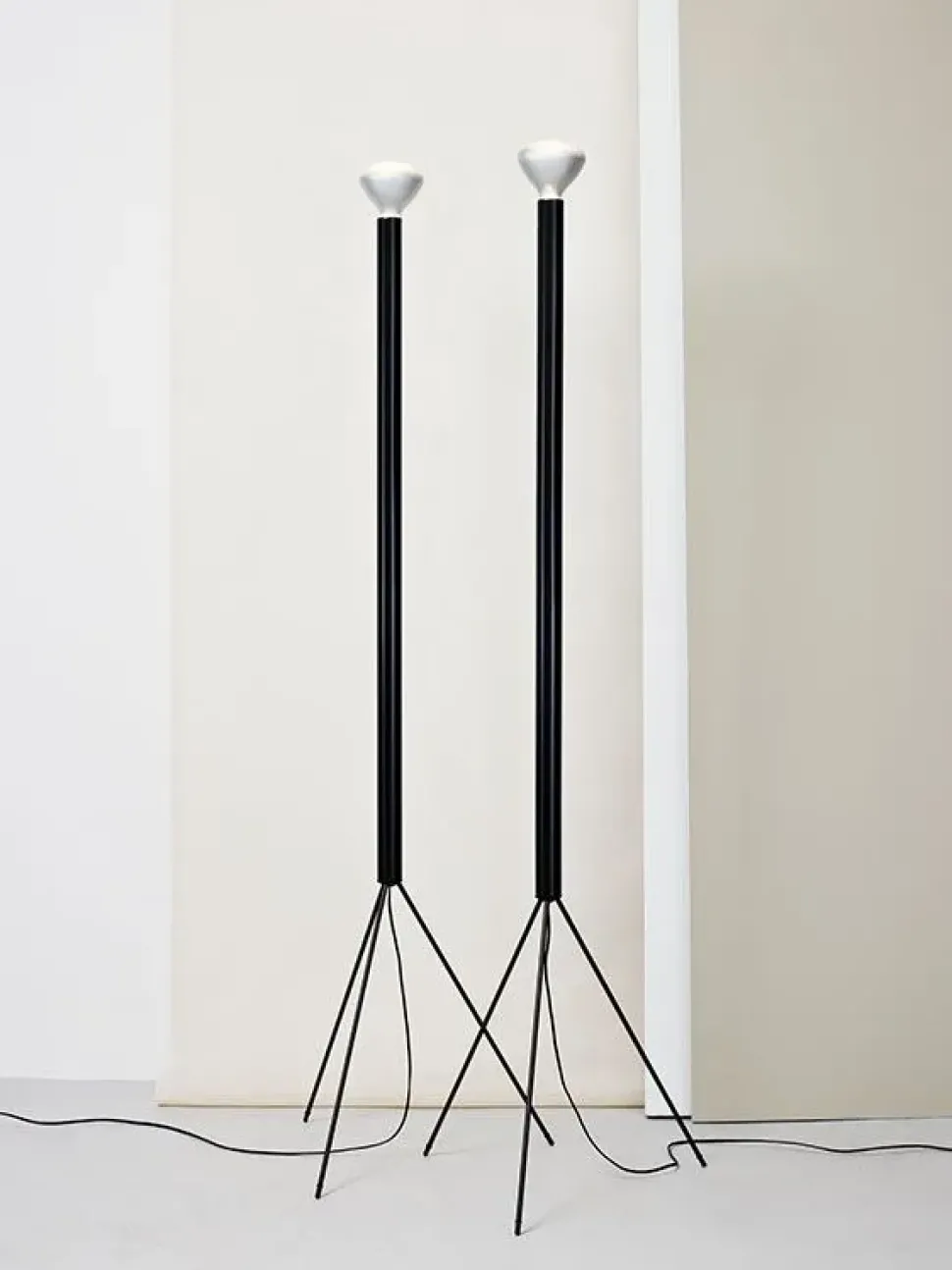 Lampada da terra Luminator Flos a prezzo Outlet