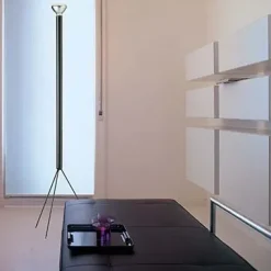 Lampada da terra Luminator Flos a prezzo Outlet