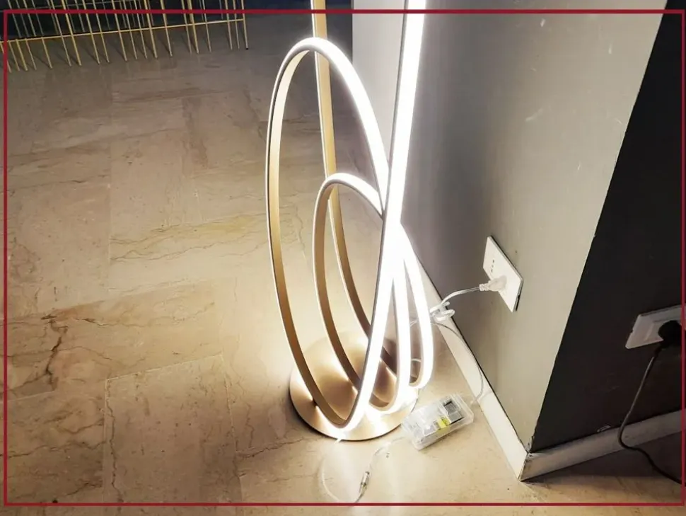 Lampada da terra Ondaluce Golden stile Design con forte sconto