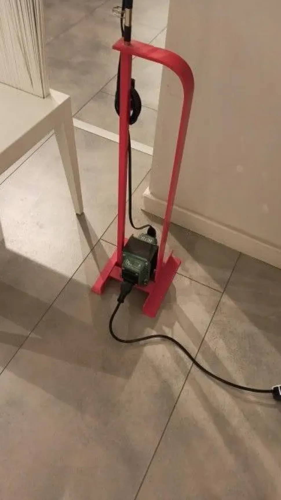 Lampada da terra Toio Flos con un ribasso esclusivo