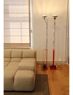 Lampada da terra Toio led Flos in Offerta Outlet