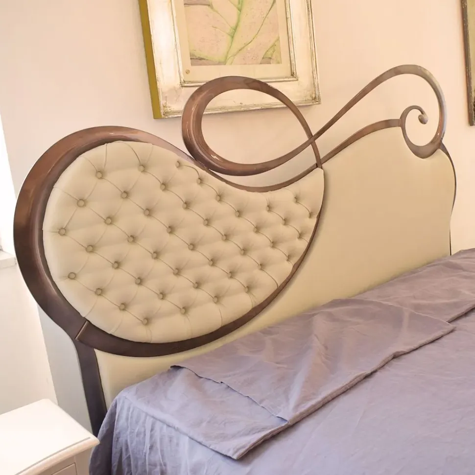 Letto classico con gambe Chopin Cantori a prezzo scontato