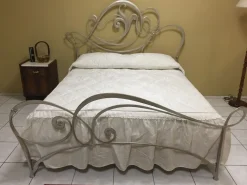 Letto classico con gambe Venaria Pama letti a prezzo scontato