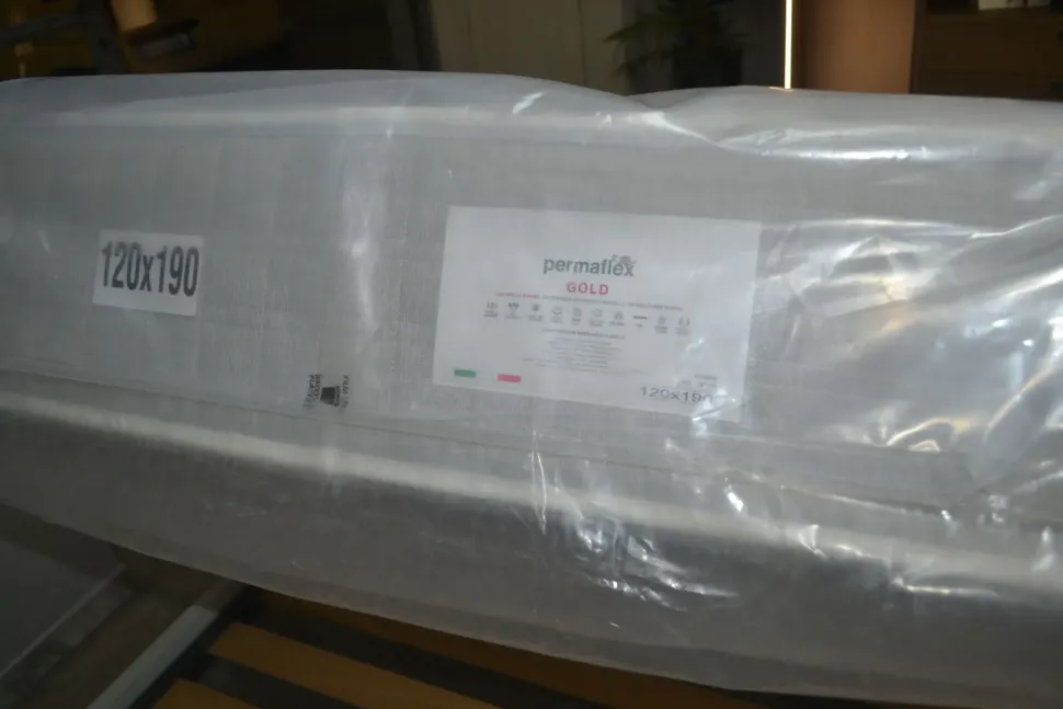 Letto classico con pediera Licia Arcadia by colombini a prezzo ribassato