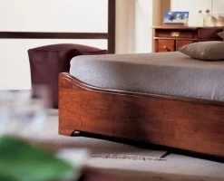 Letto classico Modello quadrifogli Artigianale con un ribasso del 55%