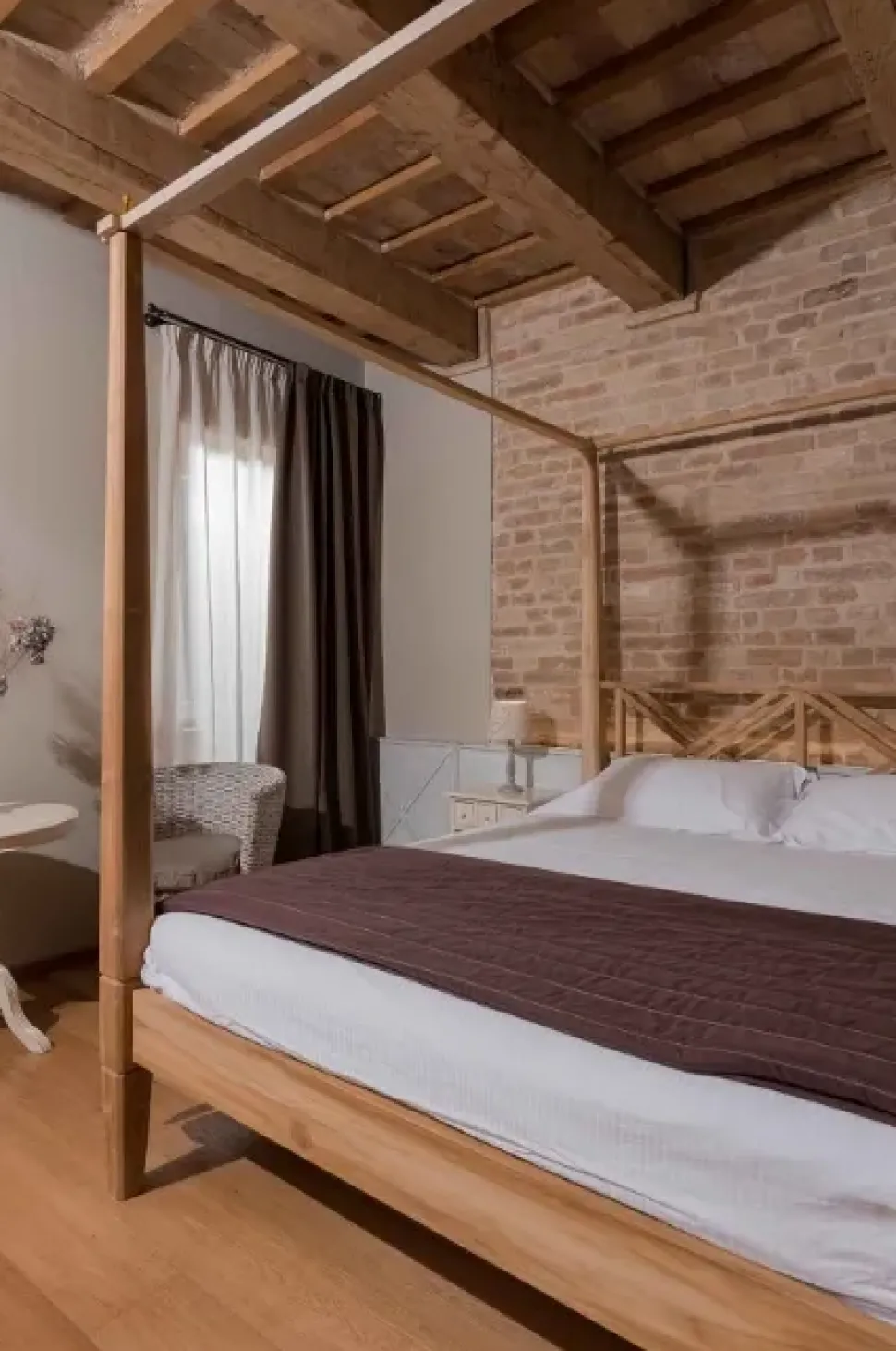 Letto Country- chic in teak massello di Outlet etnico scontato del 22%