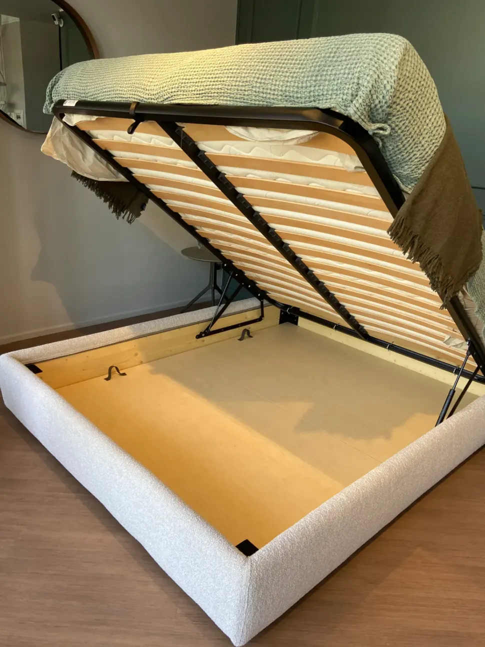 Letto design con contenitore Iorca Bolzan a prezzo scontato