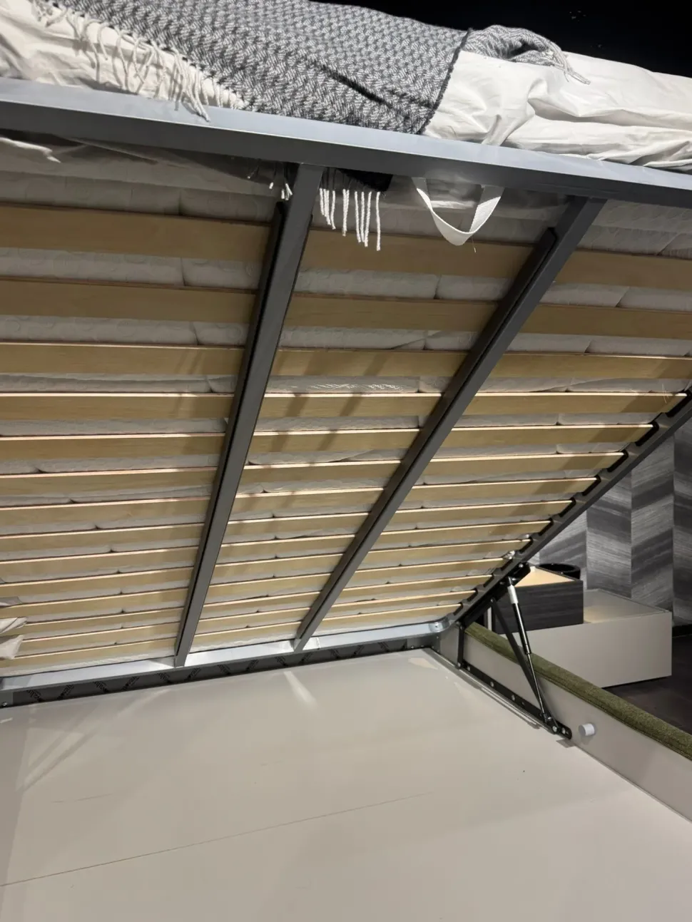 Letto design con contenitore Tecum Novaluna a prezzo scontato